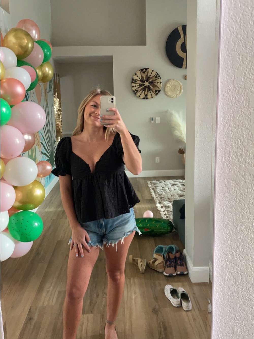 Women’s Black Puff Short-Sleeve Top
